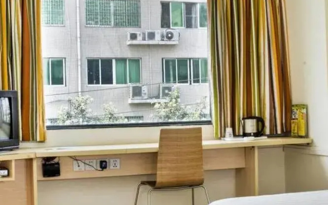 Weishi Hotel