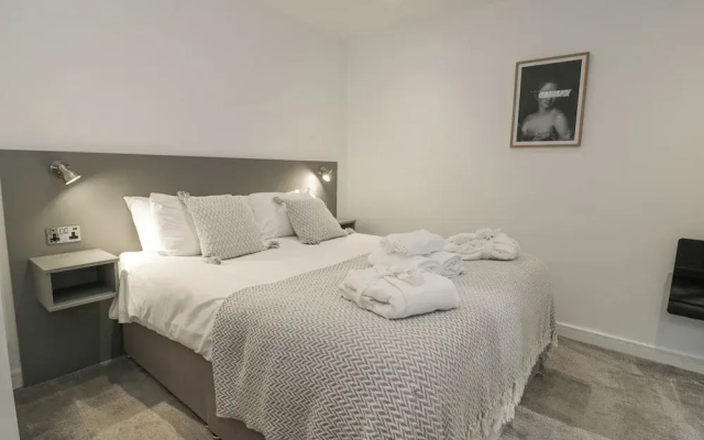 Luxury Lodge 46