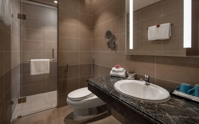 Brand New 2bdr Suite Rooftop Pool