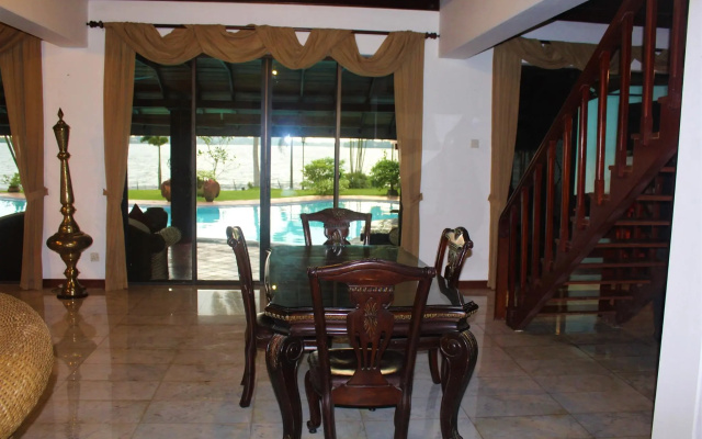 Blue Water Villa