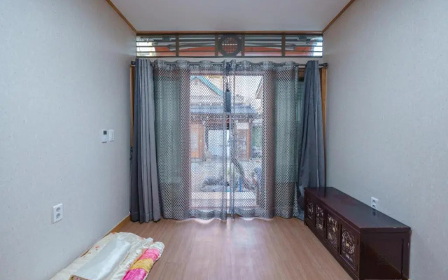 Aega Hanok Guesthouse