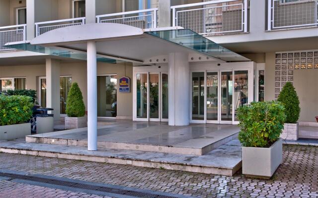 Hotel Roma Tor Vergata Рим вид на фасад