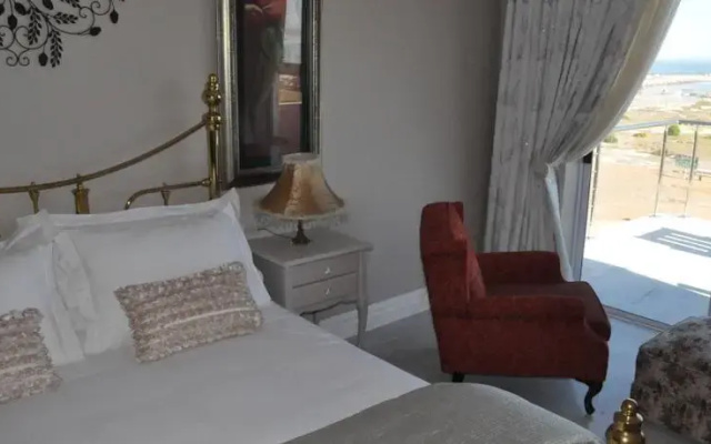 @TheBay Guest Villa