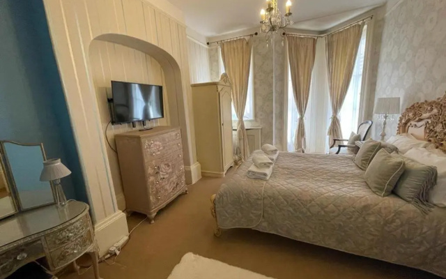 50A Clifton Garth