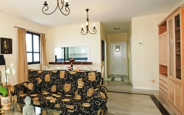 Apartment in Marbella, Malaga 102957