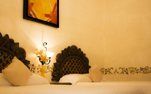 Los Pilares Hotel