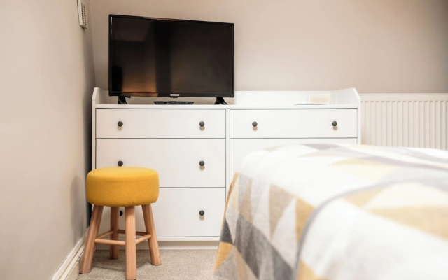 Gorgeous 2 Bedroom Home in Cirencester
