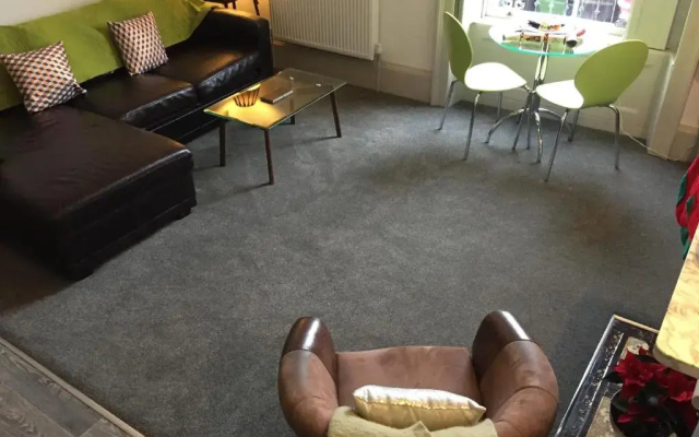 Ground Floor City Retreat