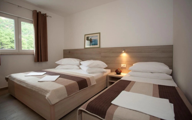 Amazing Apartment in Drvenik With 1 Bedrooms and Wifi