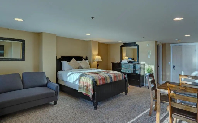 Land's End Resort