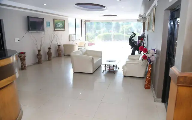 Pacific Inn Suryansh Hotel