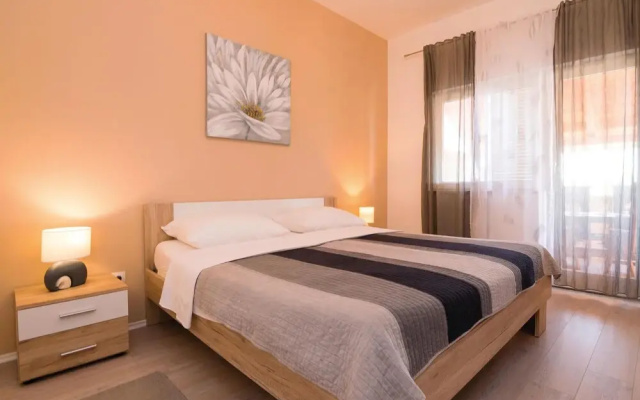 Awesome Home in Gorica With Wifi and 5 Bedrooms