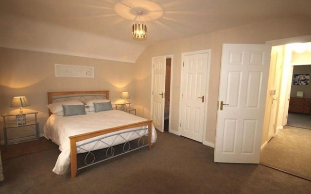 No. 6 Clifden Court