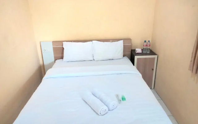 Wisma Mutiara near Alun Alun Demak Mitra RedDoorz