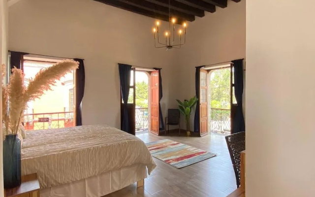 Placio de las Rosas Hotel