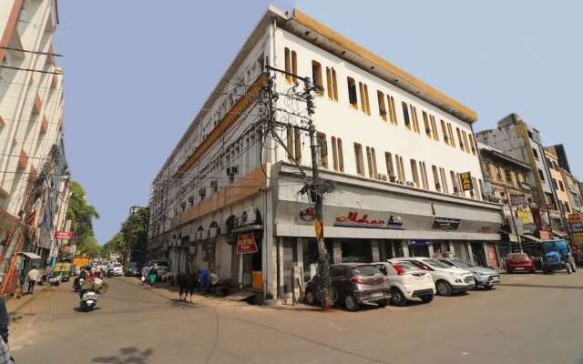 Capital O 1382 Mohan Hotel