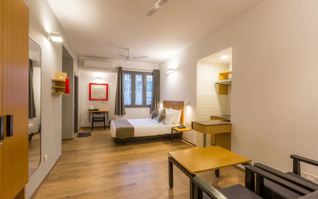 16 Square Luxury Suites & Boutique