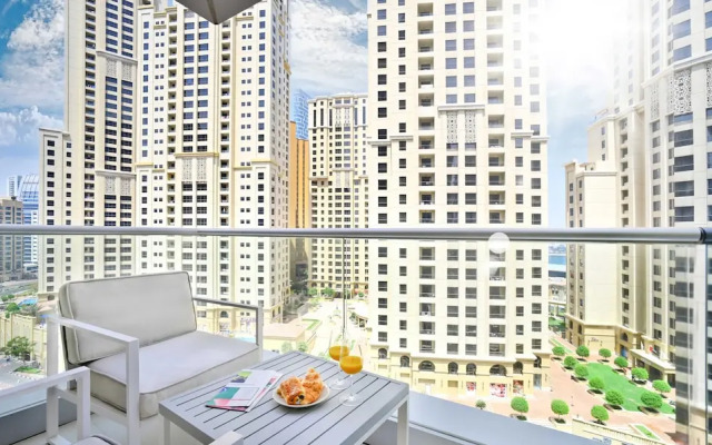 LUX  Marina Promenade 1 BR Prime Loc Apt