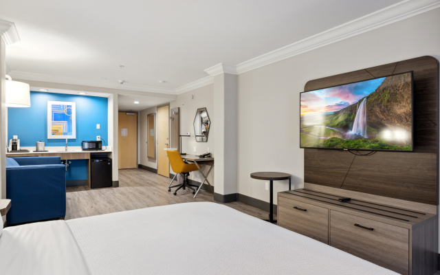 Holiday Inn Express Hotel & Suites Vacaville by IHG