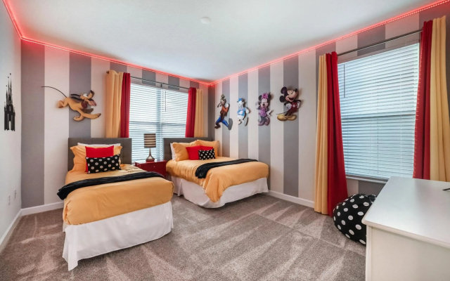 Villa W/private Pool &themed Rooms, Near Disney!