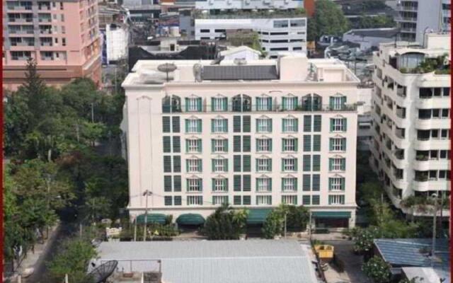 Апартаменты Saladaeng Colonnade Serviced Apartment вид на фасад