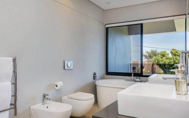 Modern Spacious Holiday Apartment With Fantastic Views Deck and Pool Malindi
