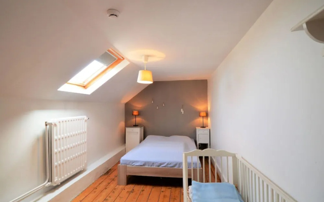 Attractive Holiday Home in Gerin Near Centre