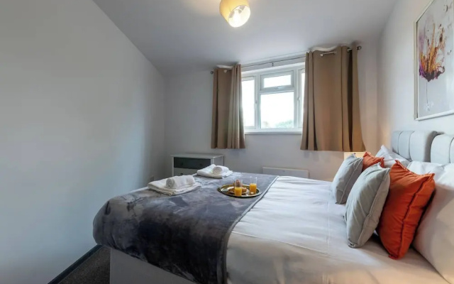 The Elderns Spacious 2BR Netflix Parkingshops