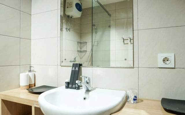 Modern 1BR Good City View Central Park Apartment By Travelio