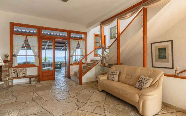Grekis Hotel and Apartments