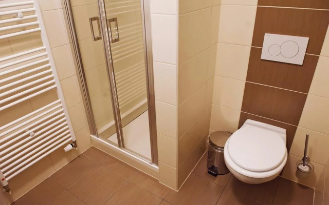 Hotel Vír