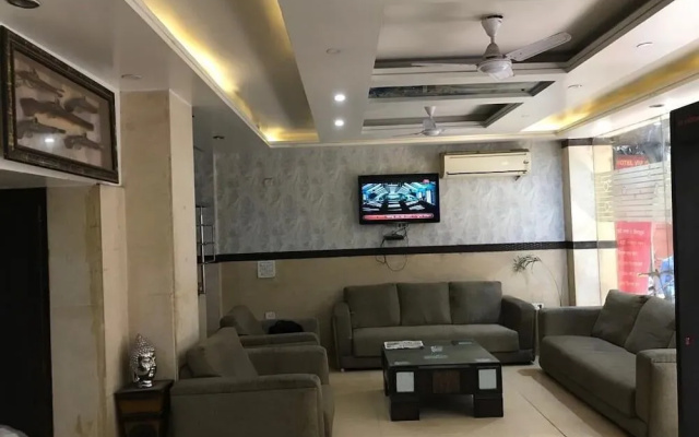 Hotel Udhav Palace