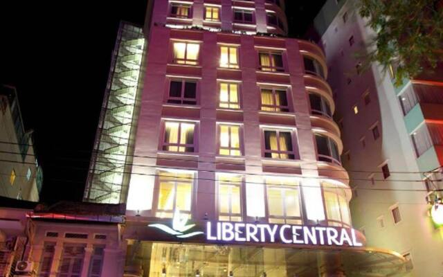 Отель Liberty Central Saigon Centre вид на фасад