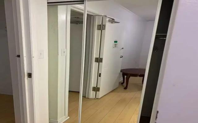 588 Hotel Suites