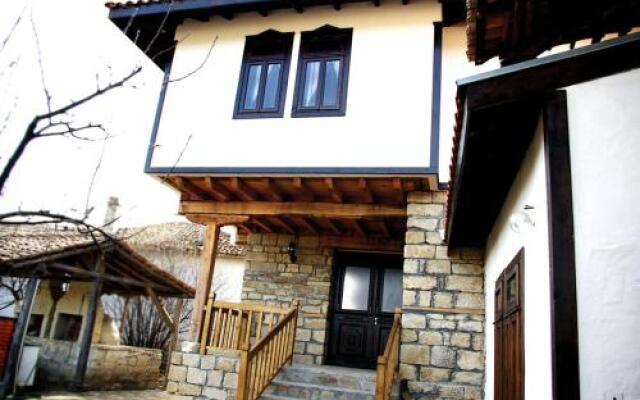Отель Mutafova Guest House Шумен вид на фасад