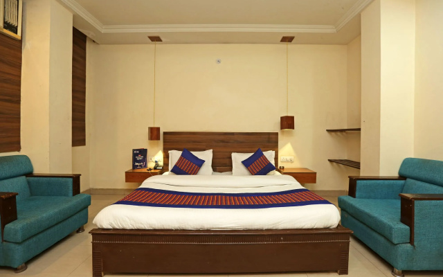 OYO 8876 Hotel Sarthi
