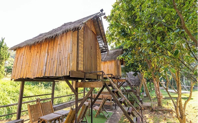 Lion Cafe Resort