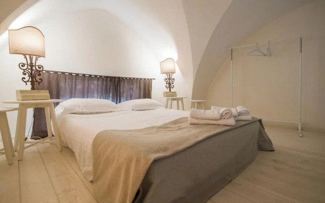 Elegant Farmhouse With Swimming Pool - Beahost