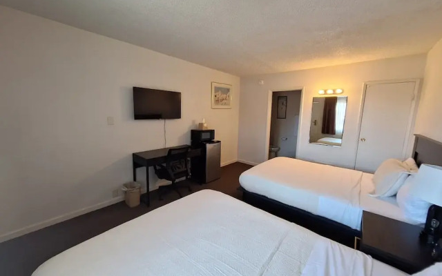 Leisure Lodge Motel