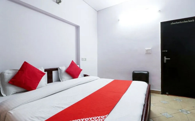 Oyo 6786 Ashu Villa Guest House