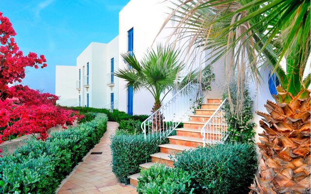 Отель Villaggio Cala La Luna Италия, Эгадские острова - отзывы, цены и фото номеров - забронировать отель Villaggio Cala La Luna онлайн