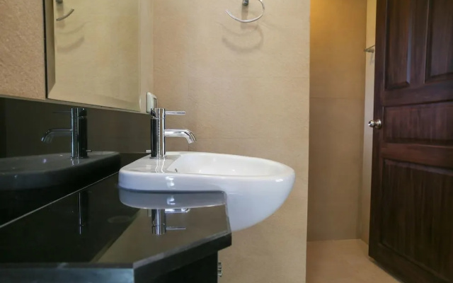 4 Br Private Villa in V49 Pattaya w/ Village Pool