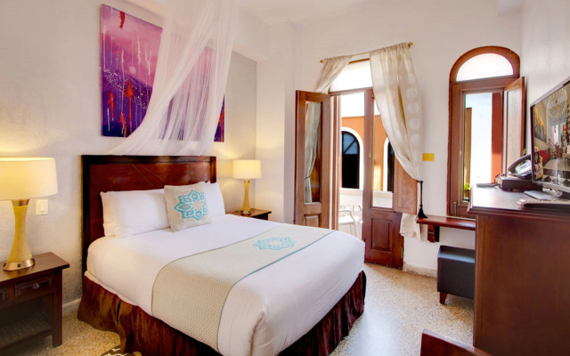 CasaBlanca Hotel