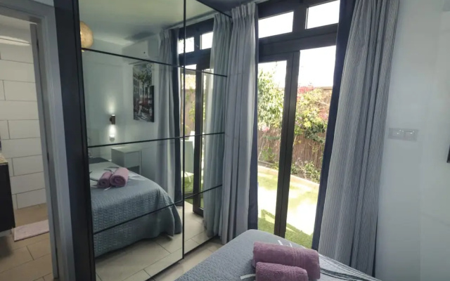 Deluxe Villa With Tropical Garden Gitj