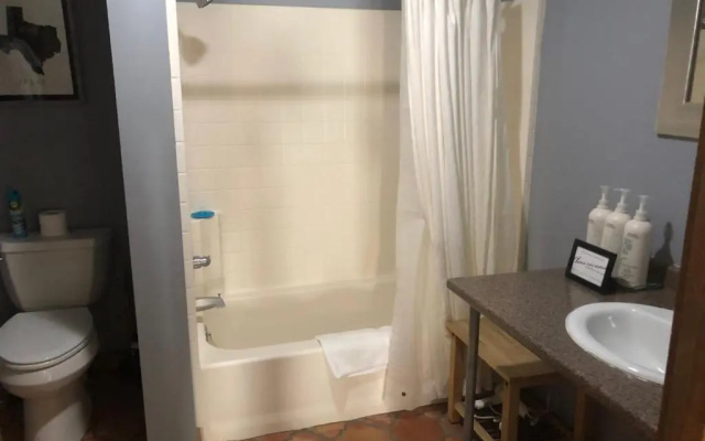 Loft 4 - 1 of 5 downtown