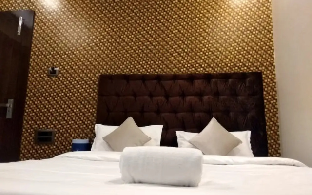 JK Rooms 126 Parashar Legacy - Station