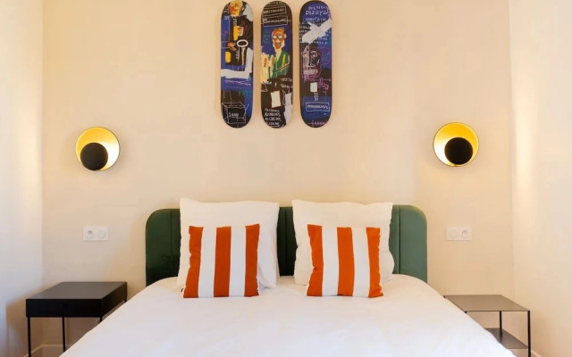 Saint-tropez: Bright Apartment Near the Port
