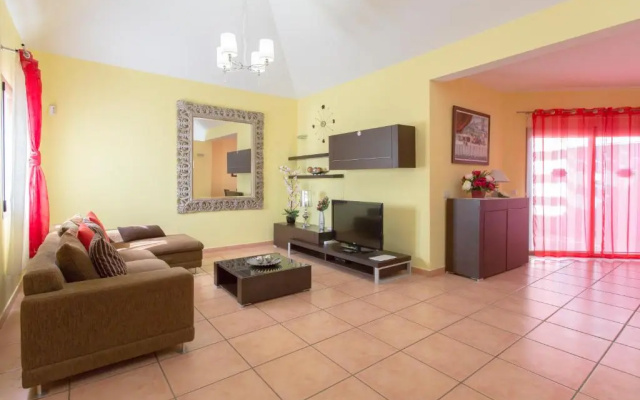 Villa Bella Lucia 1. Piscina Climatizada, WiFi, BBQ.