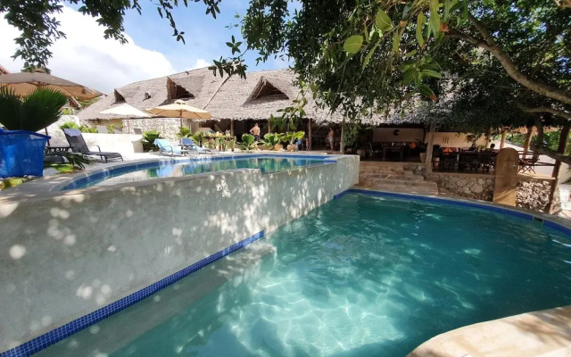 Sunshine Bay Hotel