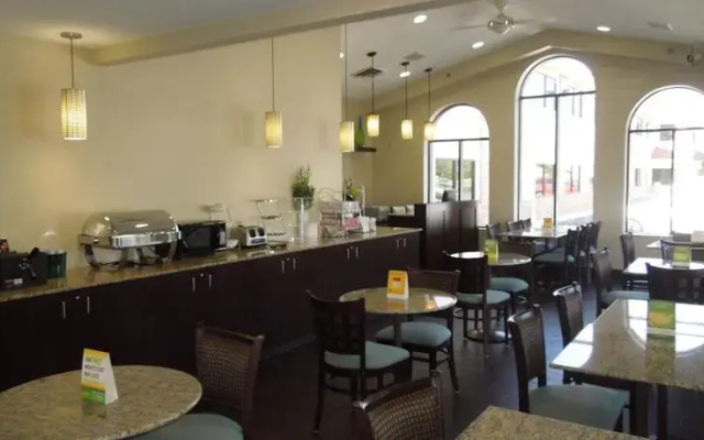 La Quinta Inn Sandusky - Cedar Point